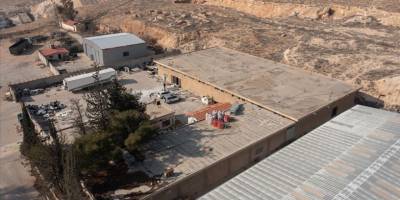 Suriye'de devrik rejimin tonlarca uyuşturucuyu paketlediği en büyük karargah ortaya çıktı