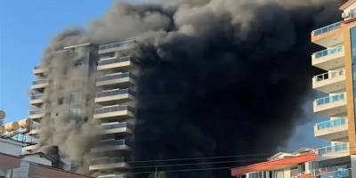 Antalya'da otel inşaatında yangın: Mahsur kalan işçiler kurtarıldı