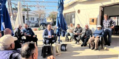 Bakan Çavuş, Yeşilköy’de üreticilerle bir araya geldi