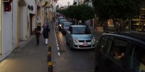 İndirim şenliğinde trafiğe kapalı