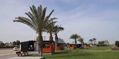 İskele Belediyesi, halk plajındaki büfeleri yeniliyor