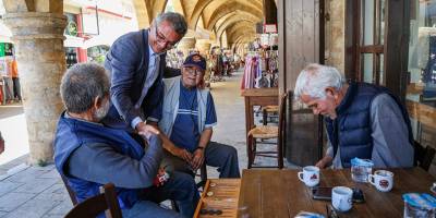 Erhürman yurttaşla bayramlaştı