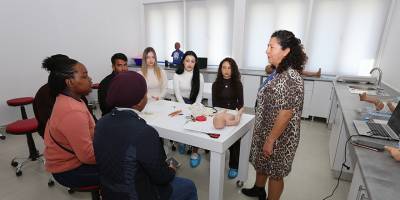 LAÜ’de “Hemşirelikte ileri Düzey Beceriler ve Akademik Gelişim Atölyeleri” düzenlendi