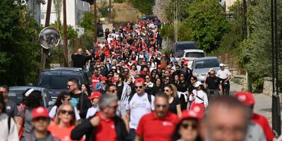 KAV'ın 22. Orkide Yürüyüşü “Kansere karşı ben de yürüyorum” sloganıyla Lefke’de yapıldı
