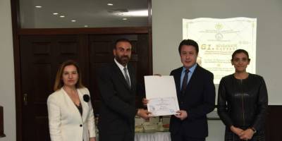 İş Bankası halk kütüphanelerine 1000 kitap bağışladı