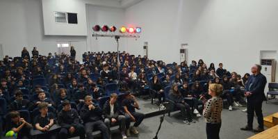 Rüya Taner, 19 Mayıs Türk Maarif Koleji öğrencileriyle bir araya geldi