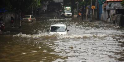 Hindistan ve Nepal'de şiddetli yağışlar sonucu 100'den fazla kişi öldü