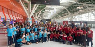 Ercan Havalimanı’nda çocukların uçak sevinci