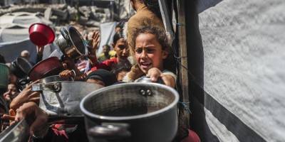 UNRWA Genel Komiseri Lazzarini: "Gazze'de çocuklar açlıktan ölüyor