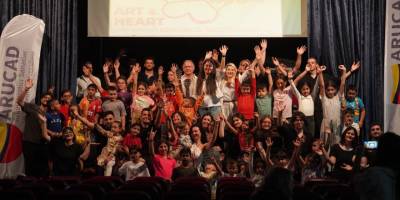 ARUCAD İngilizce Hazırlık Okulundan Lefkoşa Çocuk Merkezi’ndeki çocuklara yönelik 23 Nisan etkinliği