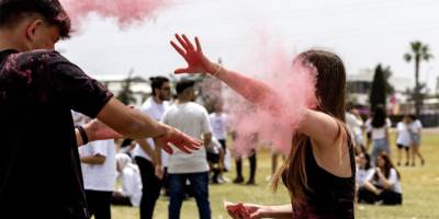 DAÜ Bahar Festivali’nde Color Fest