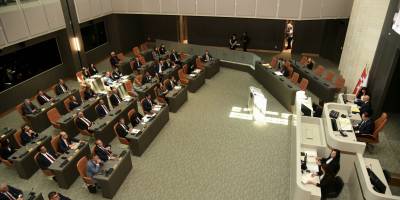 Meclis Genel Kurulu'nda iki yasa tasarısı oy birliğiyle kabul edildi