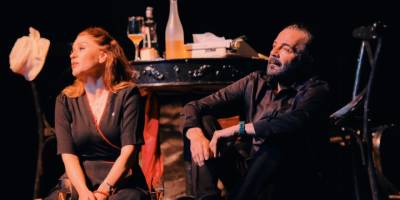 Kıbrıs Tiyatro Festivali kapsamında “Aşk Biter mi?” oyunu KÜKOM’da sahnelendi