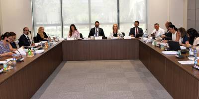 Meclis İdari Komite iki yasa tasarısını görüştü