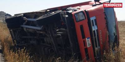 Kamyon kazasında 3 kişi yaralandı