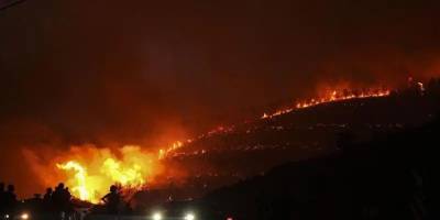 Hatay ve İzmir Seferihisar'daki yangınlar devam ediyor