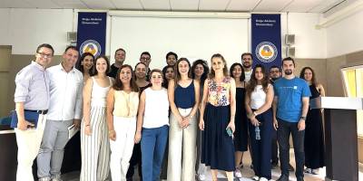 DAÜ Eczacilik Fakültesi Farmasötik Bilimler doktora programı öğrencileri seminerler dizisi gerçekleştirdi