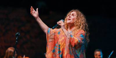 Serenad Bağcan ve Mağusa Kent Orkestrası Othello Kalesi’nde konser verdi