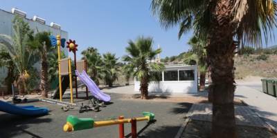 Dikmen Belediyesi, Boğazköy Özyalçın Sitesi’nde çevre düzenlemesi yaptı