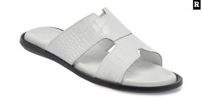 Yaz Aylarının En Popüler Erkek Terlikleri