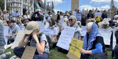 İngiltere'de  "Palestine Action" grubuna destek eyleminde gözaltı sayısı 466'ya çıktı