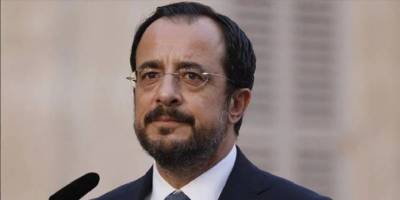 Hristodulidis yangın için adada bulunan ABD’li uzmanlarla görüşecek