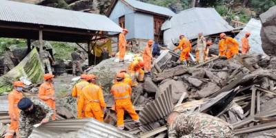 Hindistan’da sel felaketinde hayatını kaybedenlerin sayısı artıyor