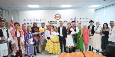 Harmancı konuk halk dansları ekiplerini kabul etti