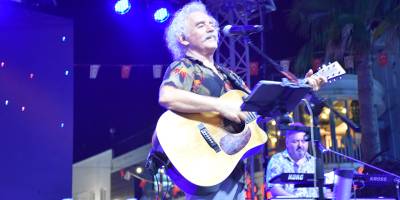 Yeni Türkü büyüledi