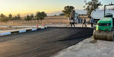 Mesarya Belediyesi, Paşaköy’de asfaltlama ve yama çalışmalarına devam ediyor