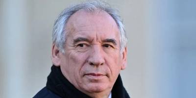 Başbakan Bayrou güven oyu alamadı; Fransa'da hükûmet düştü
