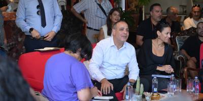 LTB, İplik Pazarı bölgesinde yayalaştırma çalışması öncesi esnafa bilgi vererek görüş ve önerileri dinledi