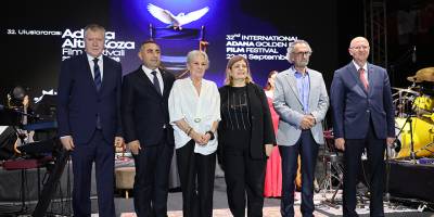 Altın Koza’nın sinemayla bezenmiş barışa, umuda ve özgürlüğe yolculuğu başladı