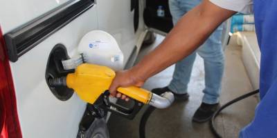 Akaryakıt fiyatları zamlandı