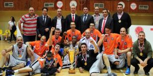 Yenicami üçte üç peşinde