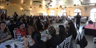 Karavezirler: “Öğretmenlerimizin hakkı ödenmez, her zaman yanlarındayız”