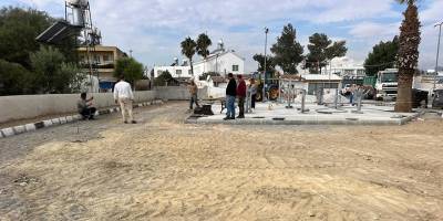 Mesarya Belediyesi Aslanköy’de çevre düzenleme çalışmalarını sürdürüyor