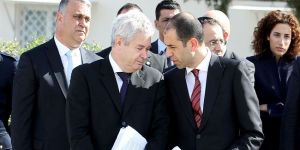 “Arka planında toprak olan mülkiyet görüşmesi...”