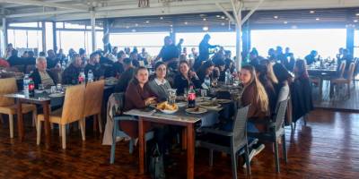 İskele Belediyesi personeli yeni yıl yemeğinde bir araya geldi