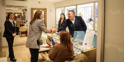 İncirli, Lefkoşa Surlariçi’nde esnafın yeni yılını kutladı