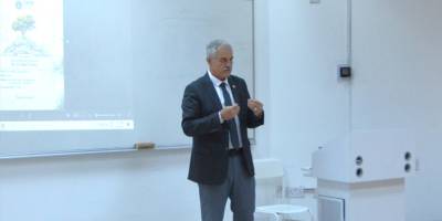 DAÜ Tıp Fakültesi öğrencilerine Hayri Orçan’dan “Sıfır Atık” dunumu