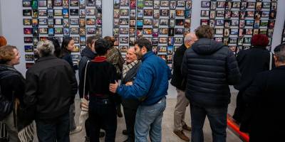 “Olağanın Gözünden: Lefkoşa’nın Kolektif Fotoğraf Sergisi” ara bölgede açıldı