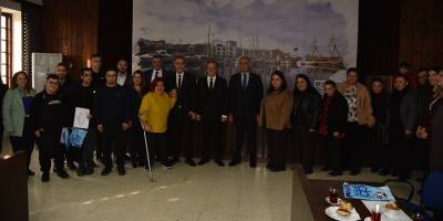 Baristalık ve mutfak uygulamaları eğitimi alan özel gereksinimli bireylere sertifikaları takdim edildi