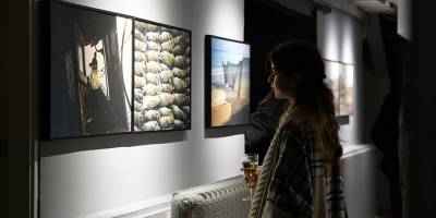 “Toprak ve Su: Akdeniz Geçişi” temalı karma sergi Art Rooms’da açıldı