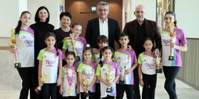 Erhürman, sporcuları kabul etti