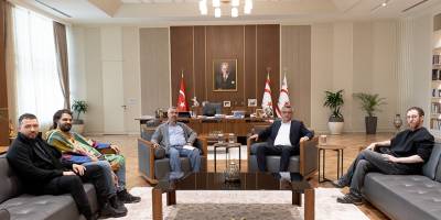 Erhürman, Vicdani Ret İnisiyatifi temsilcilerini kabul etti