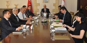 Sarayda Anayasa görüşülüyor