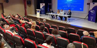 “Mesleklerin Geleceğine Bakış” paneli düzenlendi