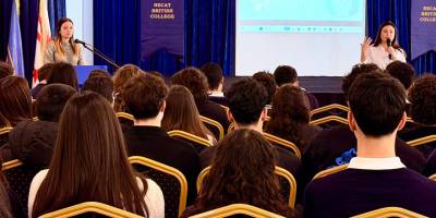 Gençlere yönelik bağımlılıkla mücadele eğitimleri devam ediyor