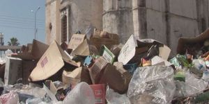 Dipkarpazda çöpler dağ oldu